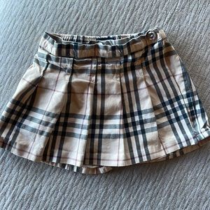 Burberry kids pleat skirt 3 months.